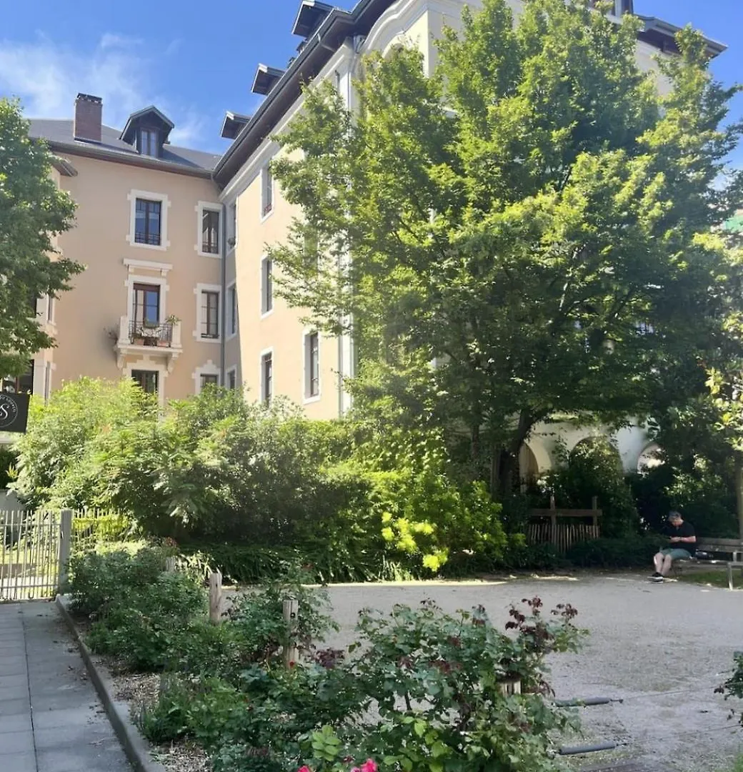 Superbe Appartement Des Annees 30 Annecy Apartment
